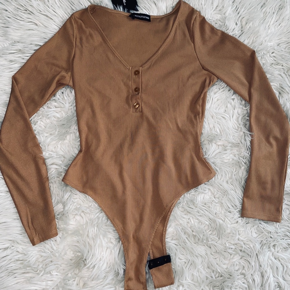 Pretty little thing - ribbed body suit nude